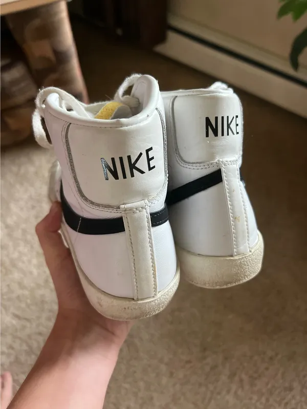 Nike Blazers - Image 4
