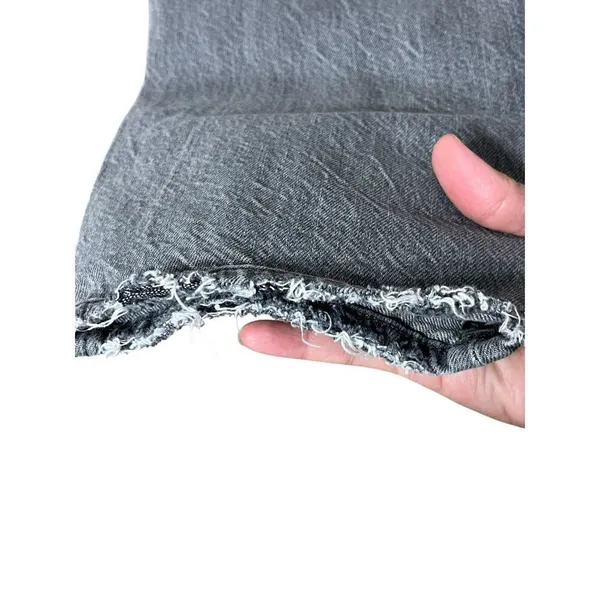 American Eagle Gray Distressed Mom Jeans Size‎ 10 short - Image 6