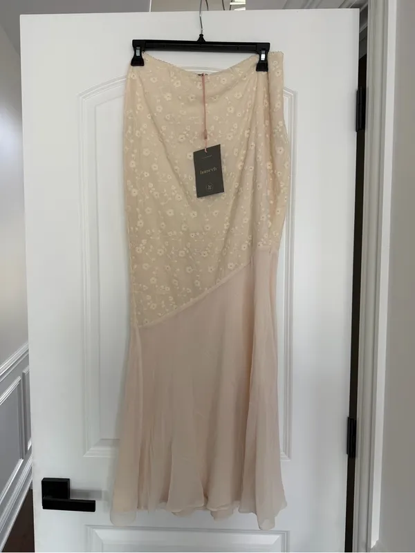House of CB Lana Vintage Cream Broderie Anglais Maxi Skirt - Image 2