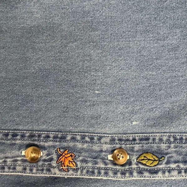 Vintage 2000 Warner Bros Tweety Bird Fall Button Down Denim Shirt - Image 7
