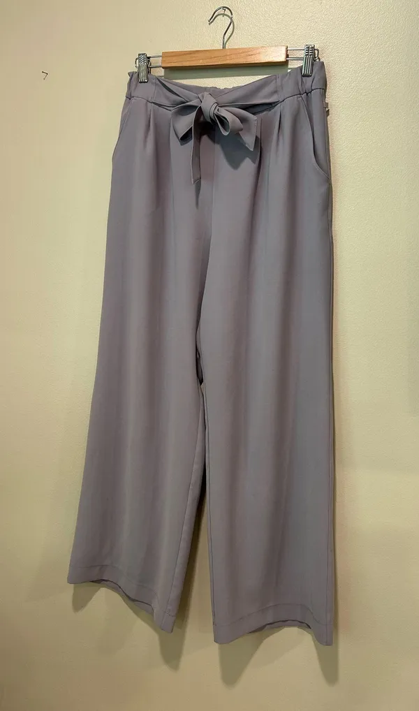 Lululemon Nior high rise, wide leg pants - Image 7