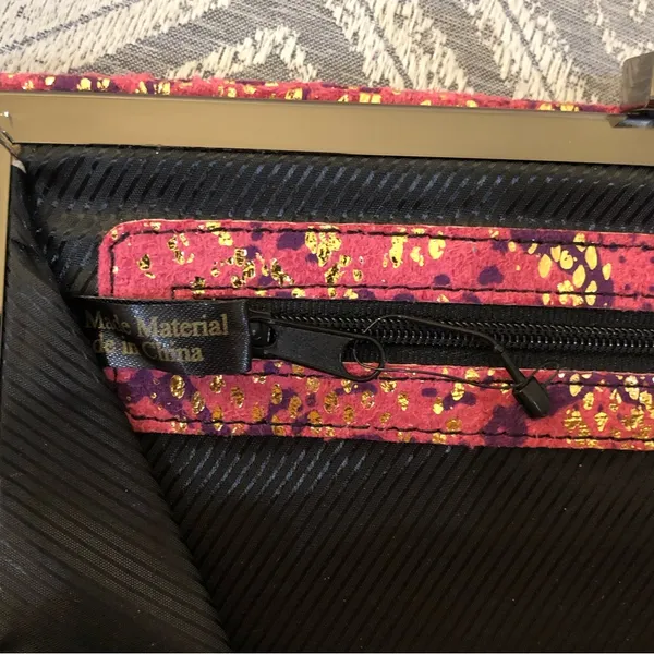 Kenneth Cole Reaction - Large Wallet -  Pink - Image 9