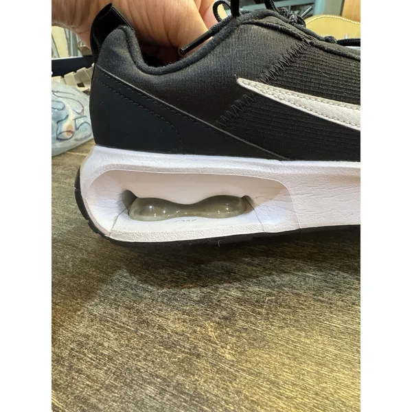 Nike Air Max INTRLK‎ Lite Women's Shoes in black and white Size 8 - Image 5