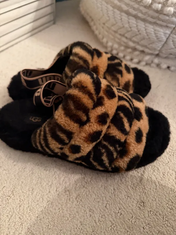 Ugh Slippers  - Image 4