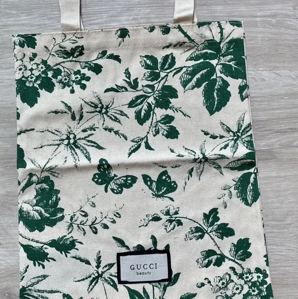 Gucci New Auth Beauty Gift Fabric Tote Bag Purse - Image 7