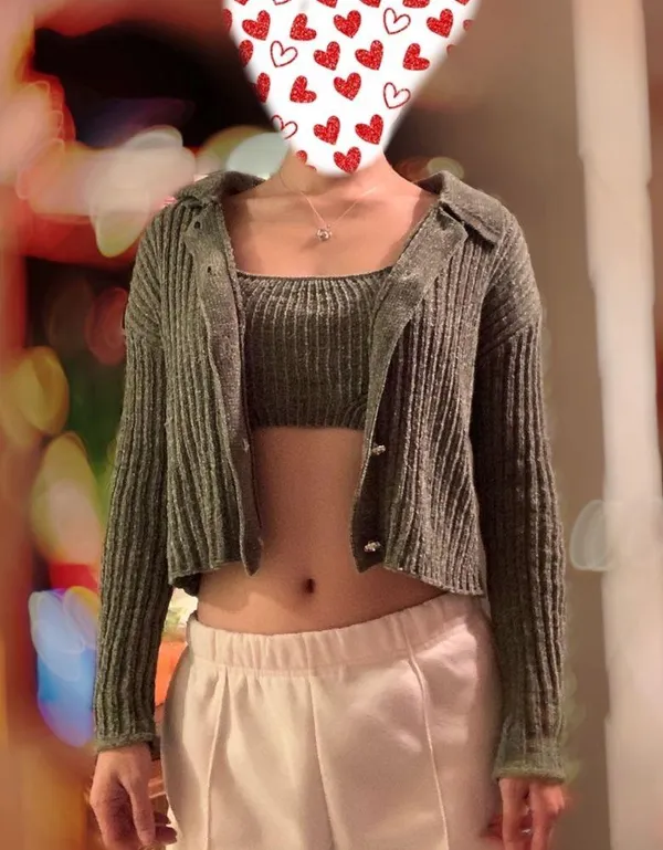 Lady’s sweater - Image 4