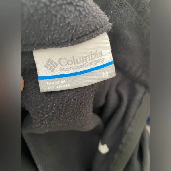 Sweatshirt with two front pockets and full zipper down - Image 5
