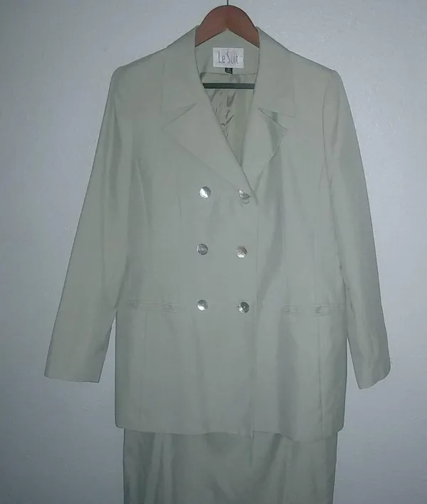 LeSuit 12 Green Tea Double Breasted Skirt Suit Set - Image 3