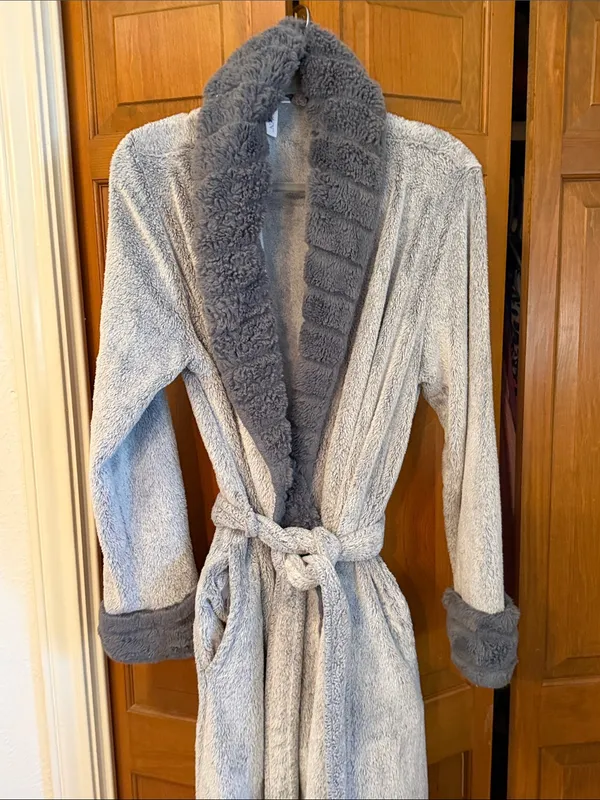 👘👘👘BOGOHO👘👘👘Plush Shawl Collar Women's Robe in Gray-Large - Image 2