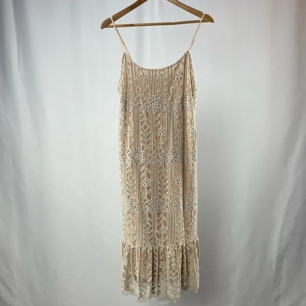 NWT Eli + Ali by Anthropologie Twilight‎ Lace Dress in Silver Size Medium - Image 4