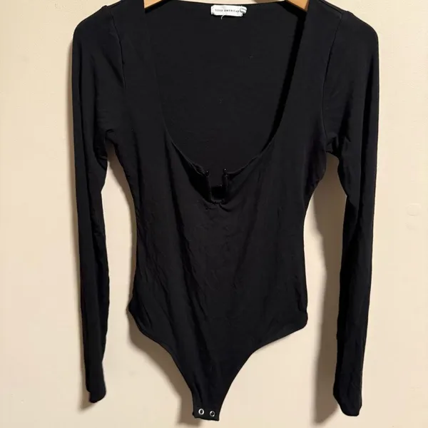 GOOD AMERICAN Stretch Jersey U Ring Bodysuit Long Sleeve Black- Size Medium (2) - Image 7