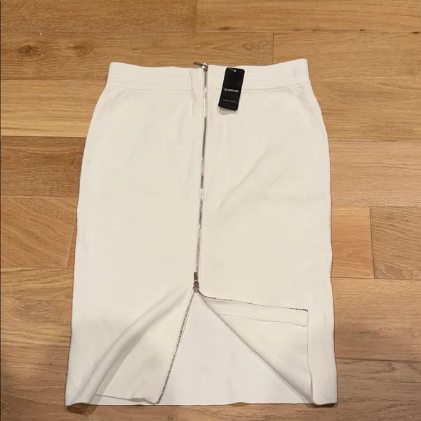 bebe‎ White Quilted Pencil Skirt back zipper midi small nwt - Image 3