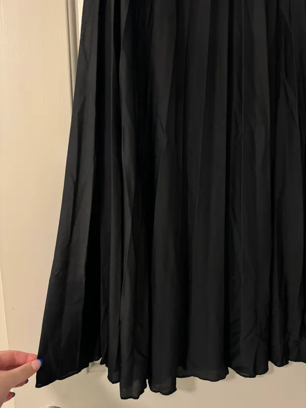ASOS DESIGN Pleated Midi Skirt - Image 3
