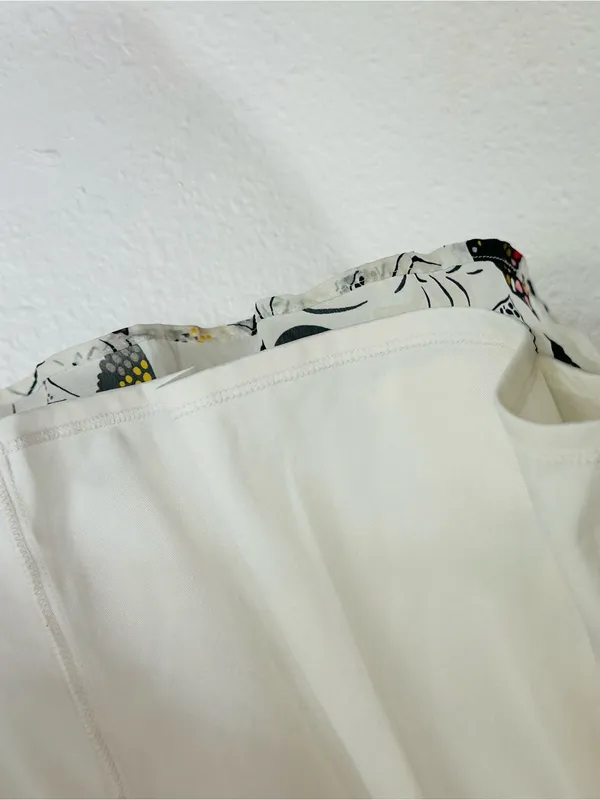 Old Navy White Butterfly Print Mini Skirt - Image 6