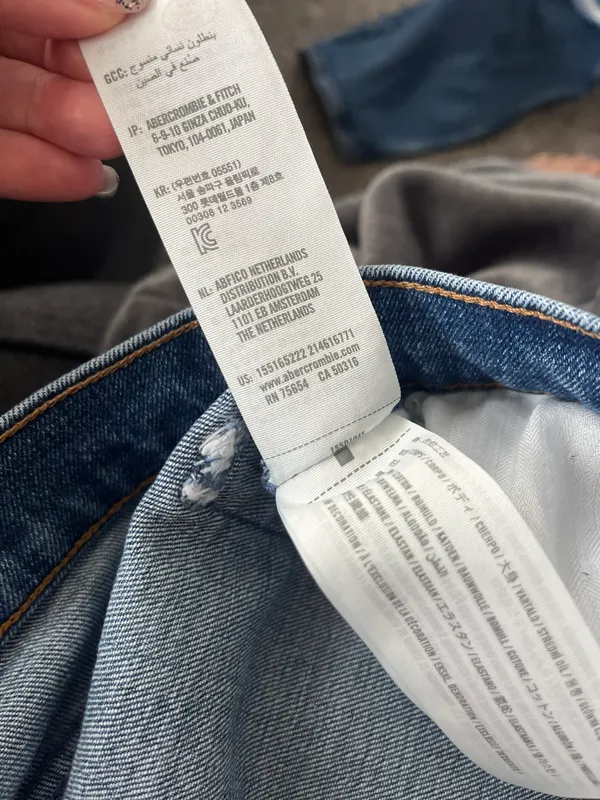 Abercrombie 90’s Slim Straight Jeans - Image 4