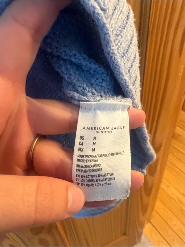 American Eagle Size Medium Knitted Blue 1/4 Button Top - Image 4