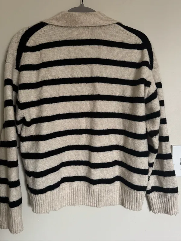 Women's H&M Pullover Sweater Beige Ivory / Black Stripe Vneck Collar Size S - Image 4
