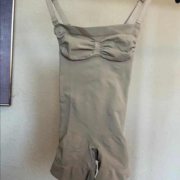 NEW Skims Seamless Sculpt Strapless Shortie‎ Bodysuit Size XS NWOT - Image 6
