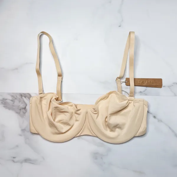 NWT Skims Smoothing Intimates Unlined Strapless Bra - Image 2