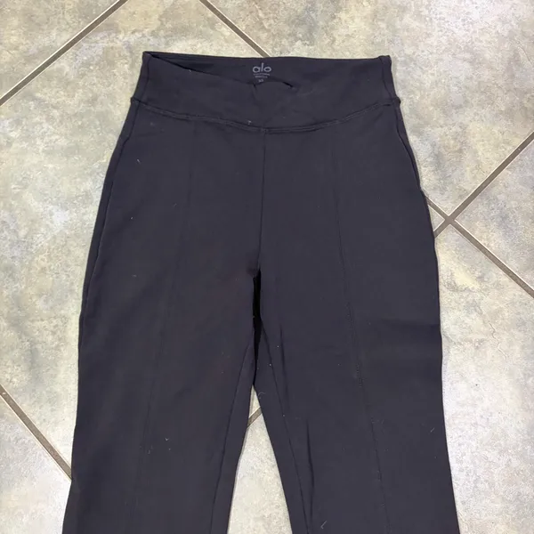 ALO YOGA Black High-Waist Flutter Legging XS Front Split Bootcut Outdoor Casual - Image 5