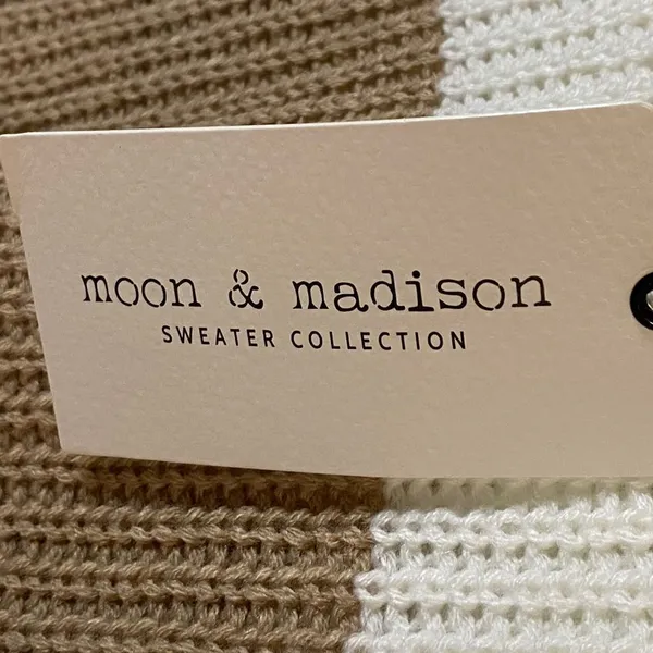 Moon & Madison Women's Striped‎ Distressed V-Neck Pullover Sweater Size XS - Image 11