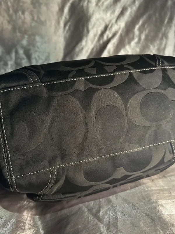 Vintage Y2K Coach Signature Leah Turnlock Black Shoulder Bag - Image 5
