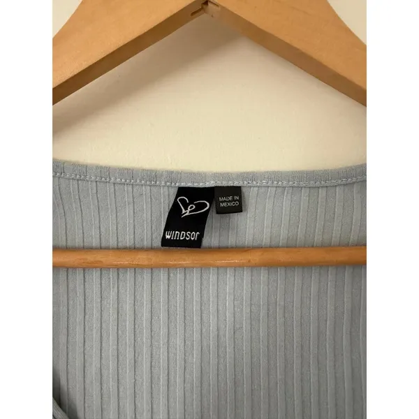 Windsor Long Sleeve Twist Front Crop Top small - Image 3