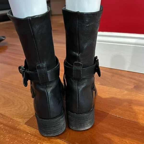 Stuart Weitzman soft Leather Round Toe Buckle‎ Moto Boots Women's size 7.5 - Image 9