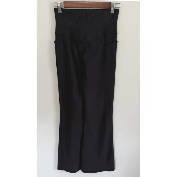 Athleta Salutation Stash Ribbed Flare Size Small‎ Tall Black High Rise Pockets - Image 3