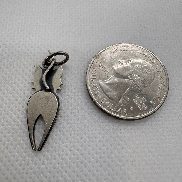 Vintage Beau‎ Sterling Silver Cat Charm Mid Century Modern Stylized Feline 1.53g - Image 4