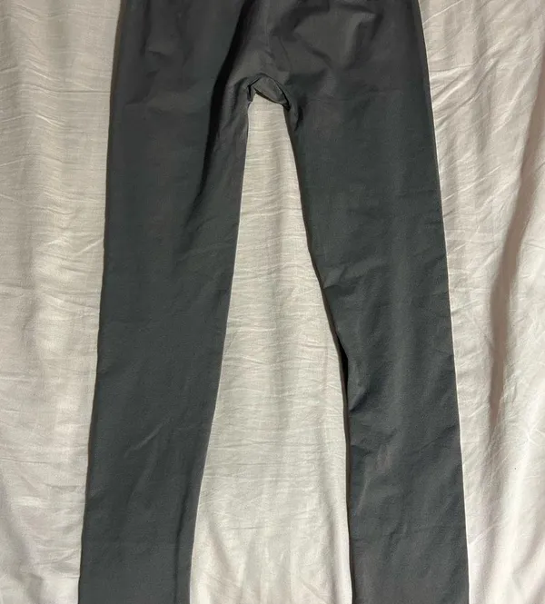 Gymshark Fit Seamless Leggings Size M - Image 3