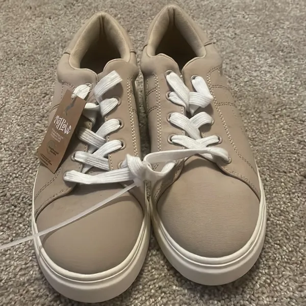 Mad love comfortable walking shoes canvas tan size 9 new - Image 6