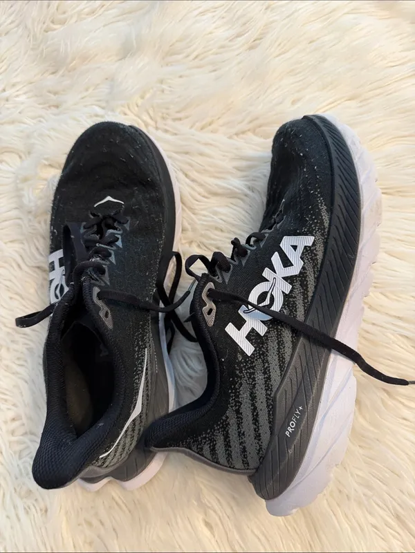 Hoka Black and White Athletic Running Shoes size 8B good condition - Image 12