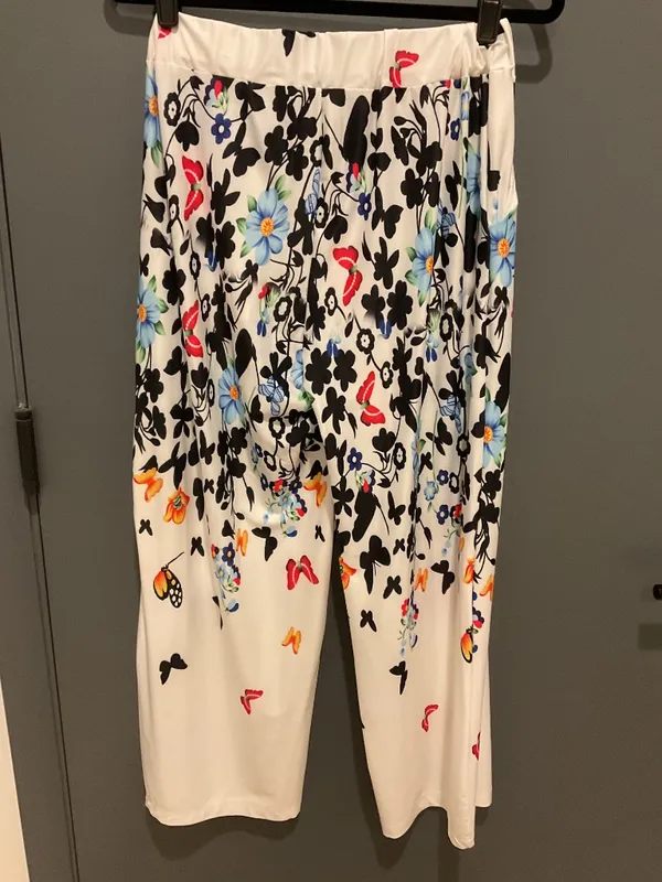 076 EUC Flowy Butterfly Pants - Image 3