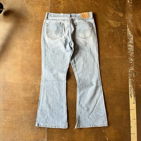 American Eagle Vintage Y2K Light Wash Low Rise Hipster Flare Jeans 8 Short Mall - Image 3