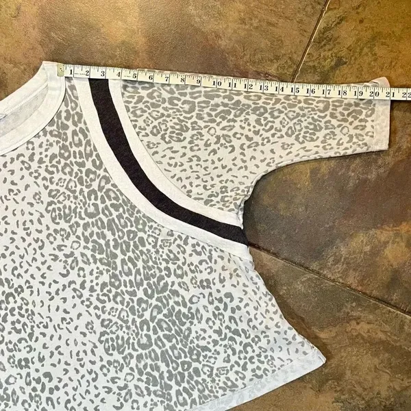Bucket List Animal Print Leopard Print Striped Sweatshirt Medium - Image 4