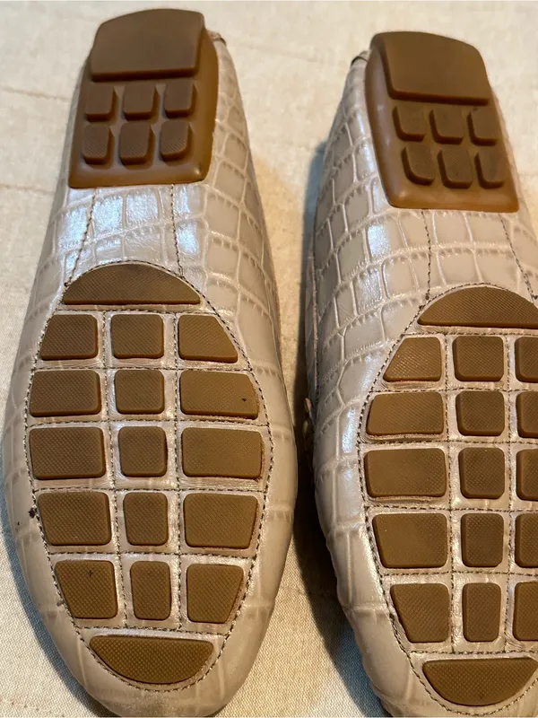 Ralph Lauren Taupe Croc-Embossed Leather Loafers with Gold RL Medallion - Image 4
