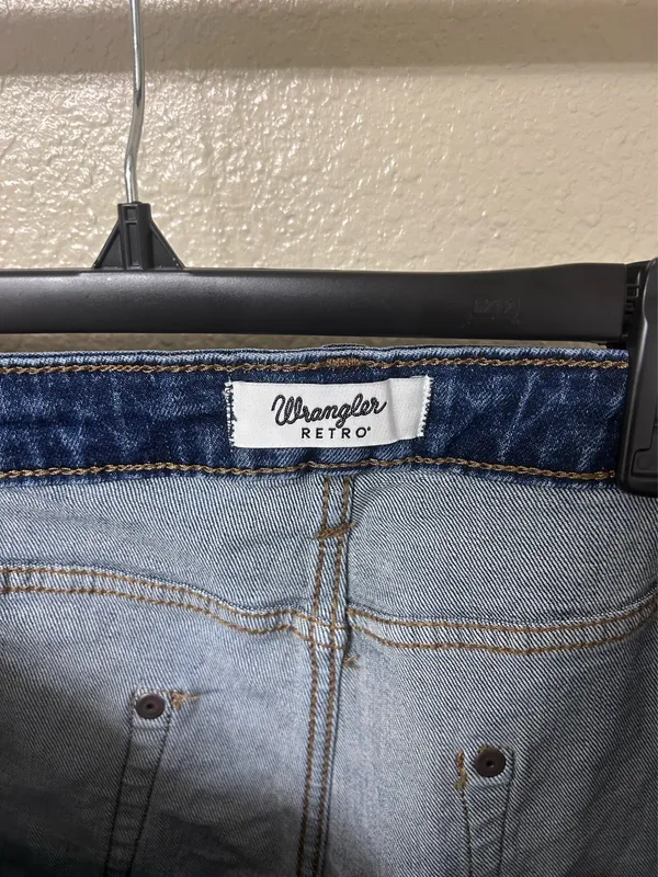 High-Rise Retro Wrangler Bootcut Jeans - Image 4