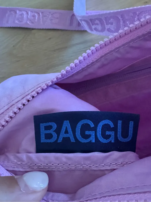 BAGGU small Nylon Crescent Bag Peony - Image 3