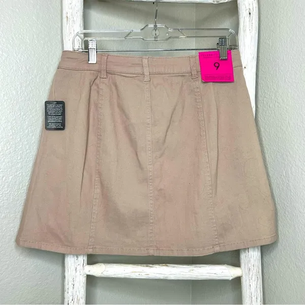 Celebrity Pink‎ Skirt A Line Mini Button Front Tan Size 9 NWT - Image 2