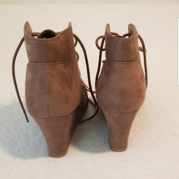 Wet Seal New Wedge Lace Up Brown Boots - Image 3