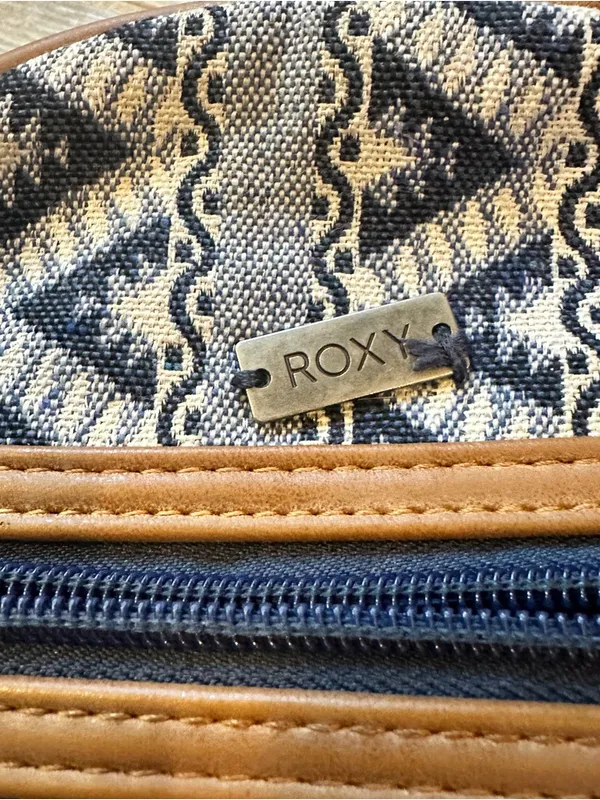 Roxy Ride The Love Crossbody Purse *missing zipper pull* Coastal Boho - Image 2