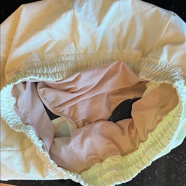Athletic Shorts Pastel Yellow Size M - Image 10