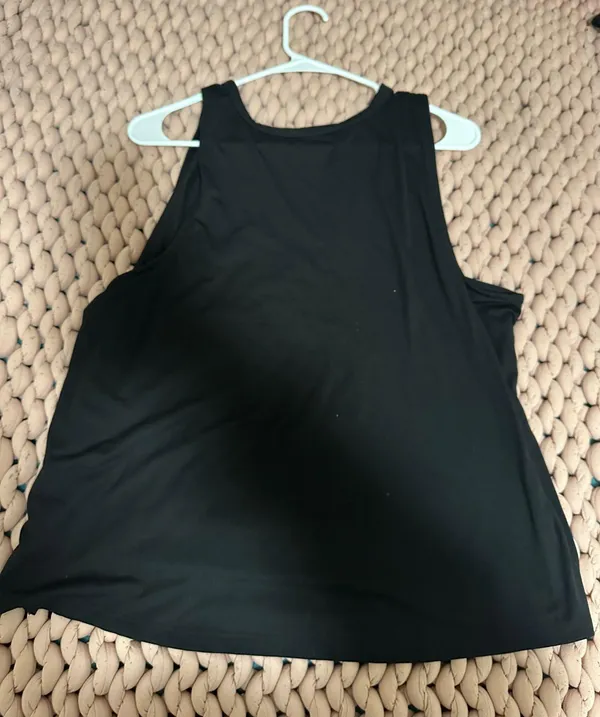Old Navy Tanktop - Image 4