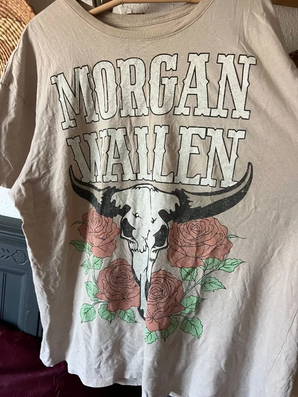 oversized Morgan Wallen shirt MEdium "one thing at a time" - Image 2