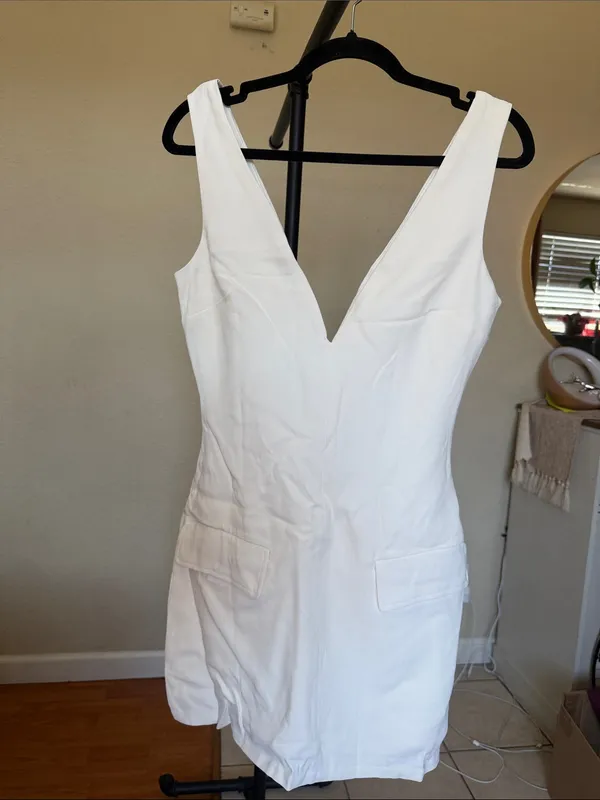 HOUSE OF CB OLYMPIA White Plunge MINI DRESS NWOT‎ Size M - Image 5