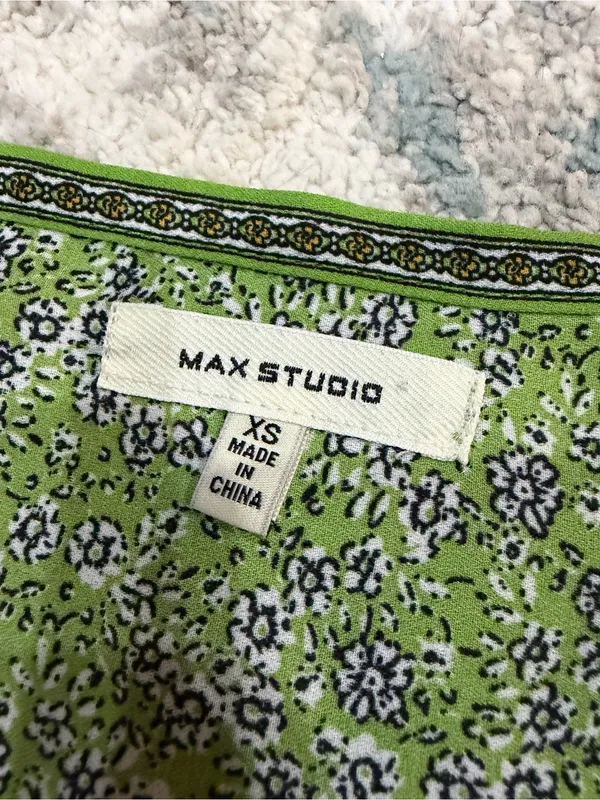 Max Studio Green Floral Peplum Top V-Neck Puff Sleeve XS - Image 4