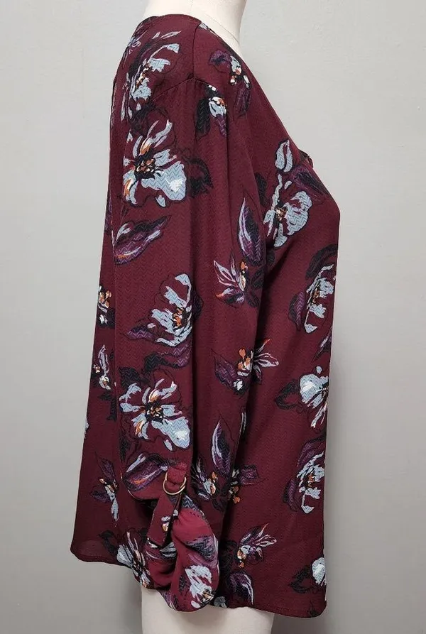 Maurices maroon floral vneck strappy back blouse size medium - Image 4
