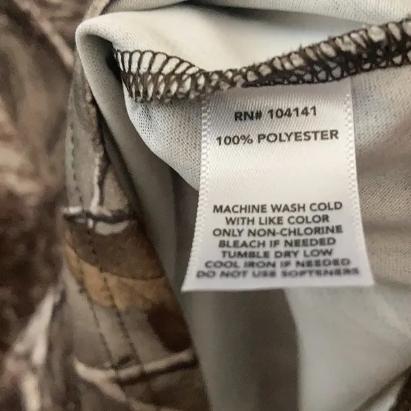 FINAL MARKDOWN Field & stream camo top Large - Image 4