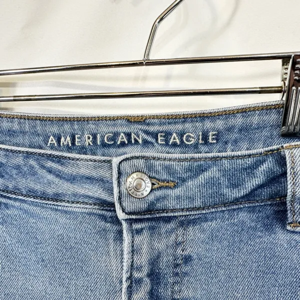 American Eagle Plus Size 18 Jeans Mom Light Wash‎ Blue High Rise Relaxed 633 - Image 6